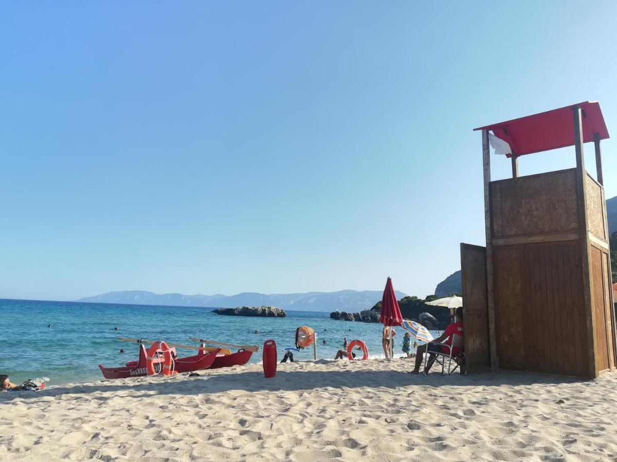 Casa Vacanza Stella Del Mare Cala Gonone Bagian luar foto